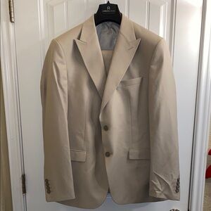 Tan Sport Coat with Notched Lapels and Wool Blend